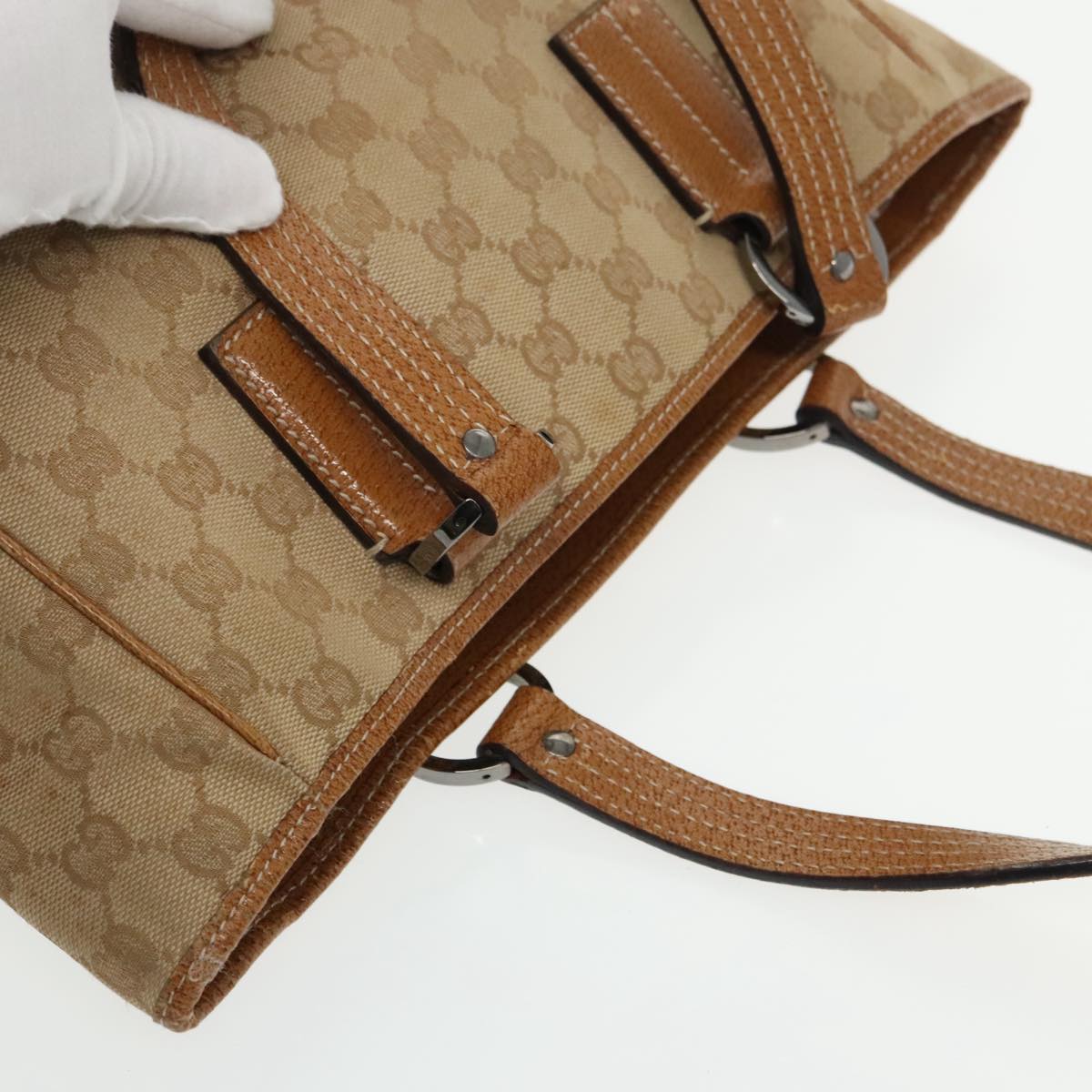 Gucci -- Brown Canvas Handbag ()