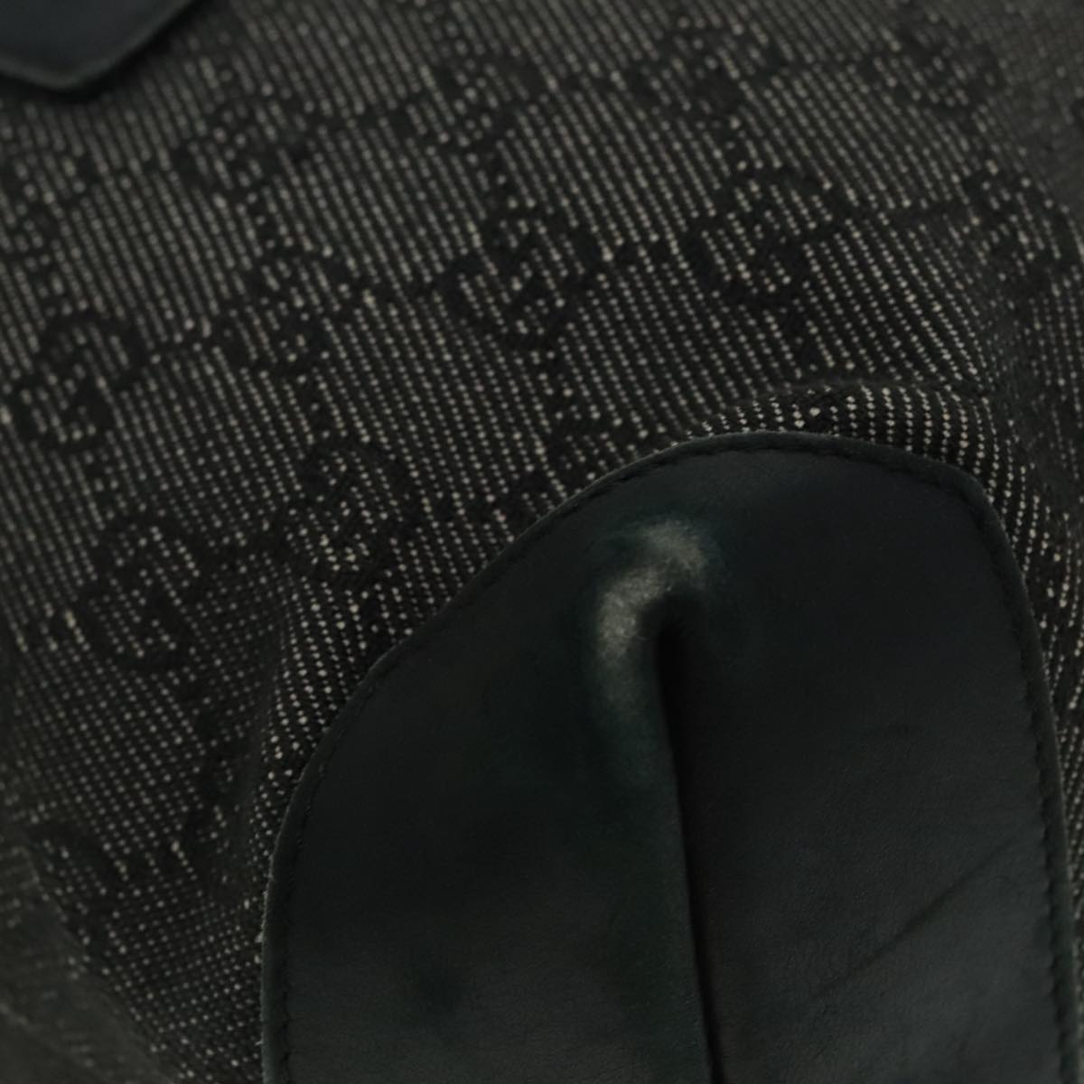 Gucci Black Canvas Shoulder Bag ()