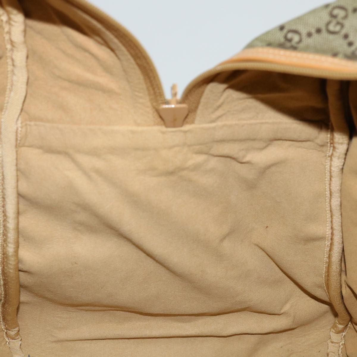 Gucci Gg Canvas Khaki Canvas Travel Bag ()