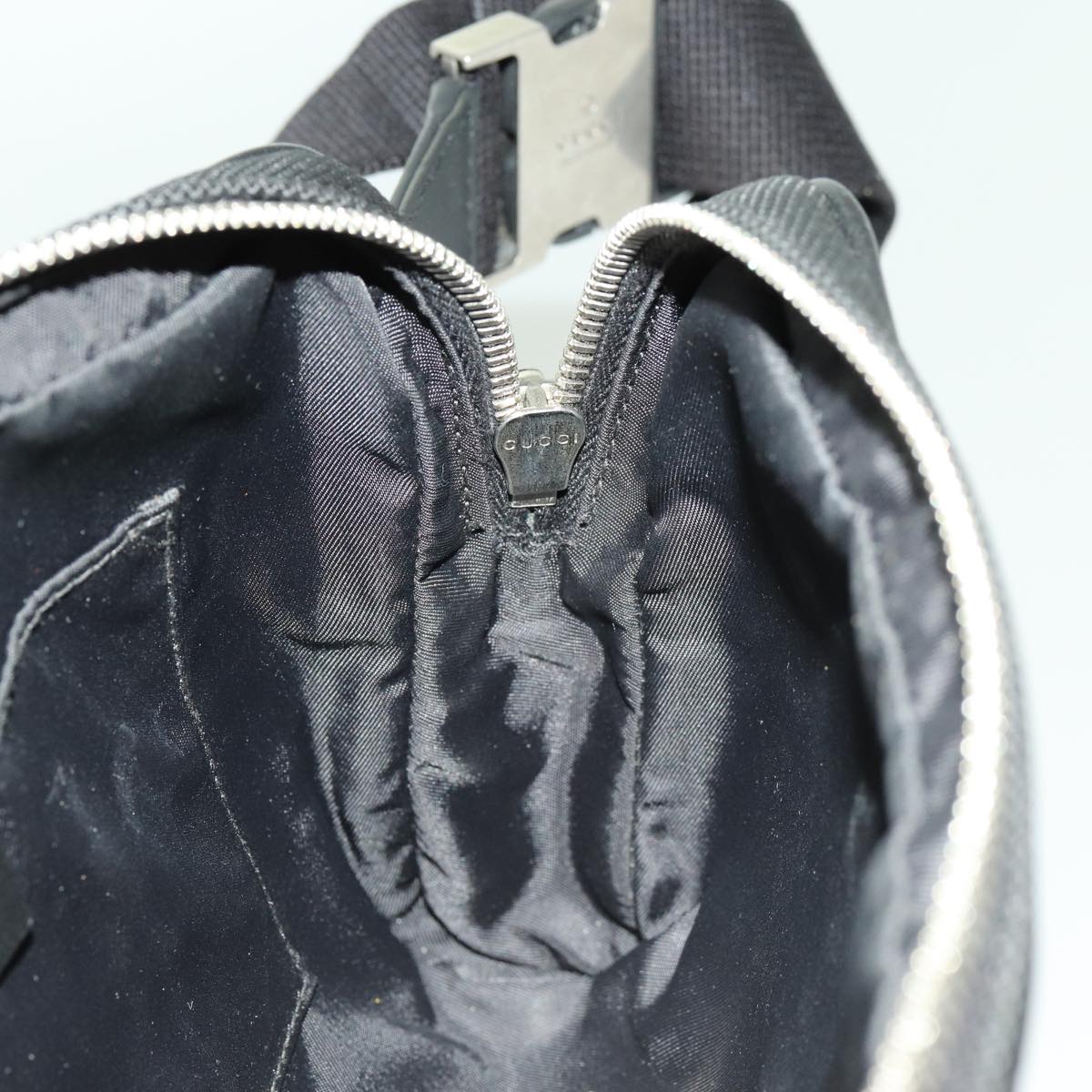 Gucci Black Canvas Shoulder Bag ()