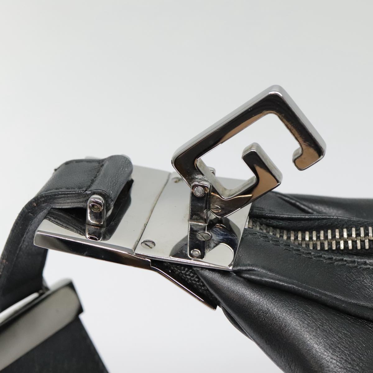 Gucci Black Leather Shoulder Bag ()