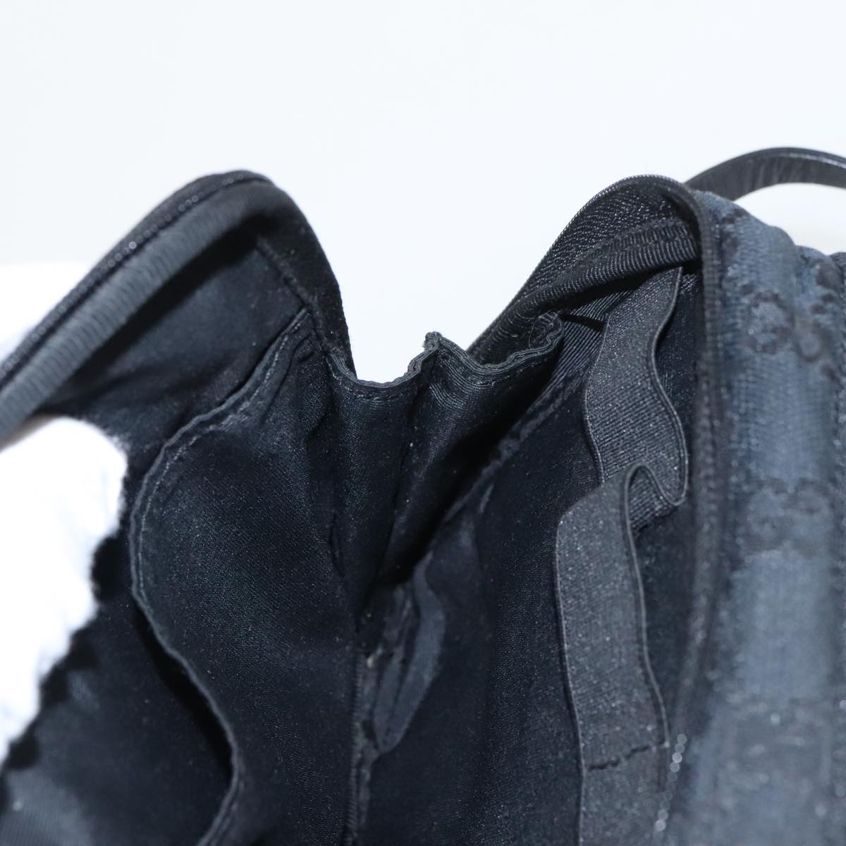 Gucci Black Canvas Shoulder Bag ()