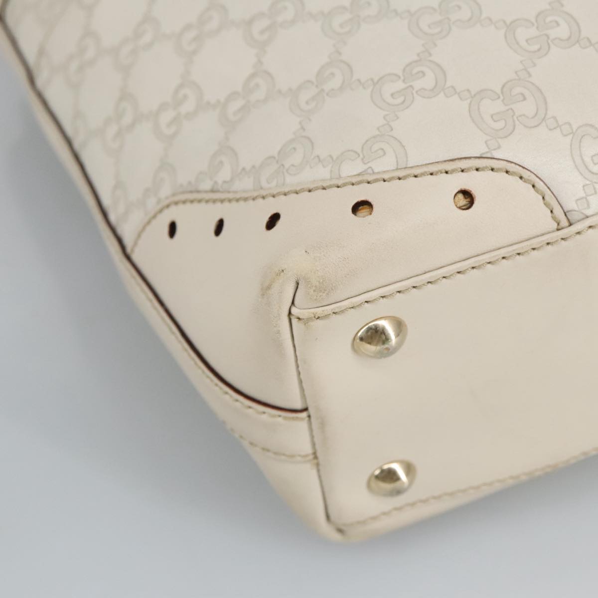 Gucci Guccissima White Leather Shoulder Bag ()