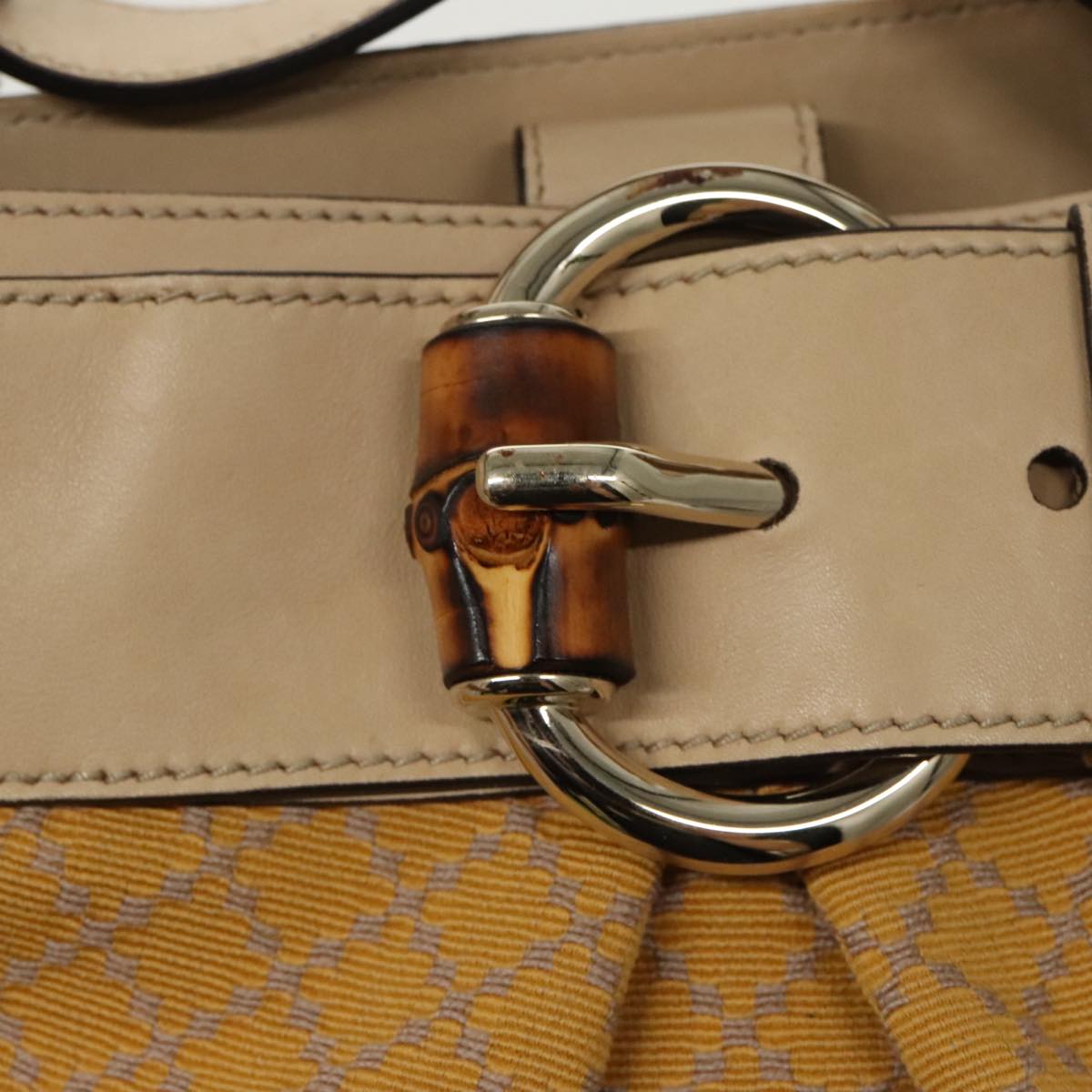 Gucci Bamboo Beige Canvas Shoulder Bag ()