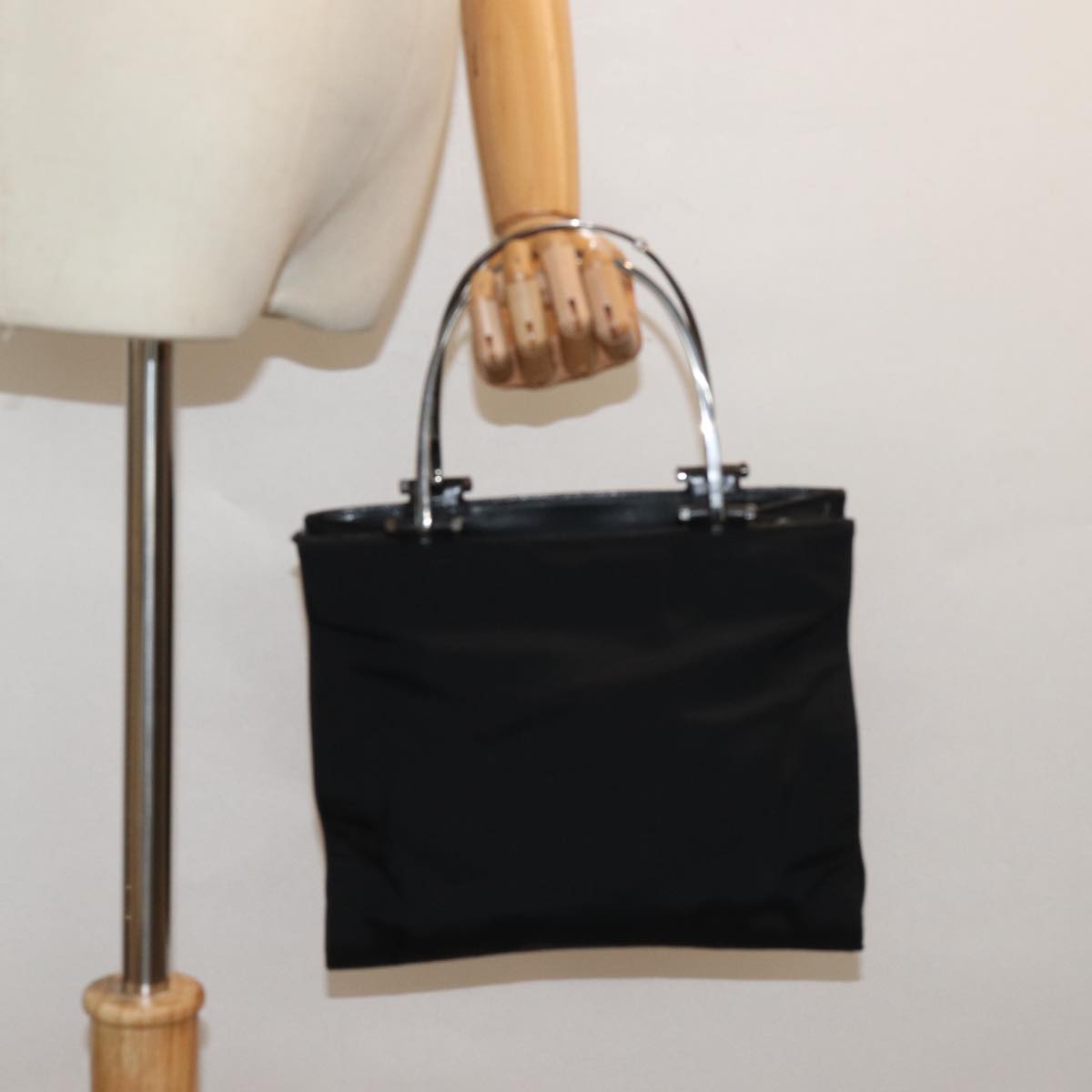Gucci Black Synthetic Handbag ()