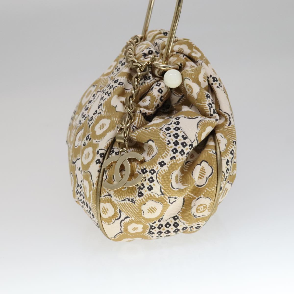 Chanel Camélia Beige Canvas Handbag ()