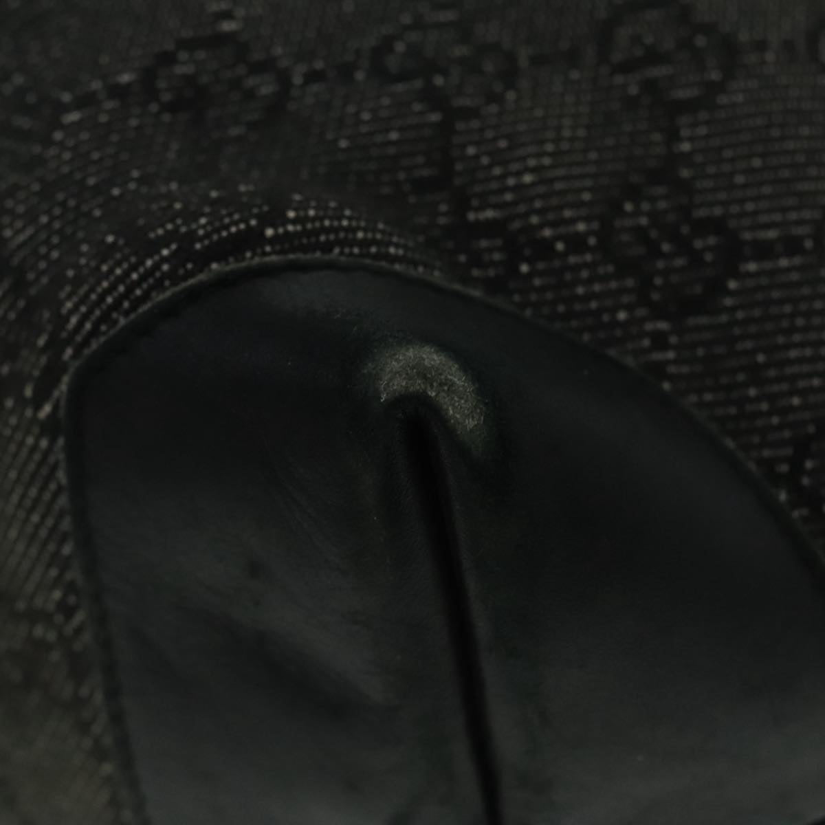 Gucci Black Canvas Shoulder Bag ()