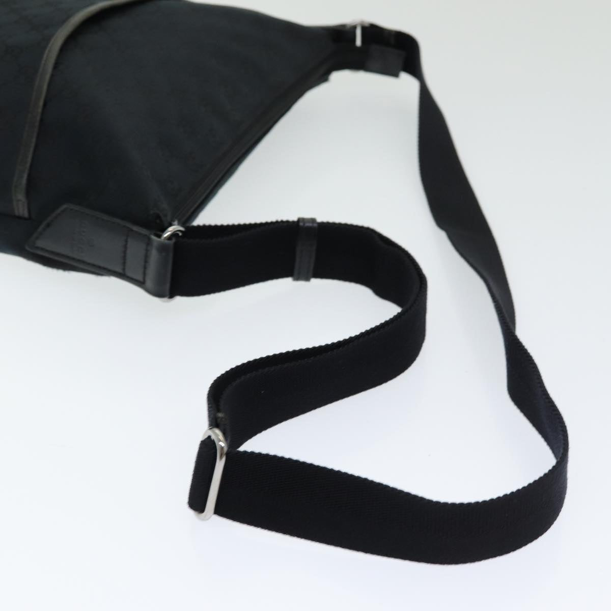 Gucci Gg Canvas Black Canvas Shoulder Bag ()