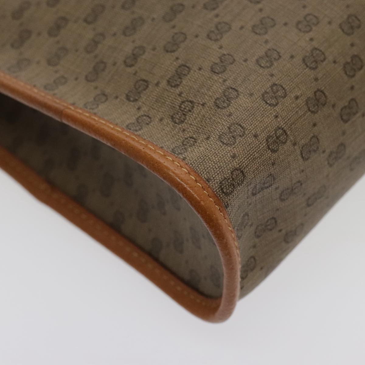 Gucci Beige Canvas Clutch Bag ()