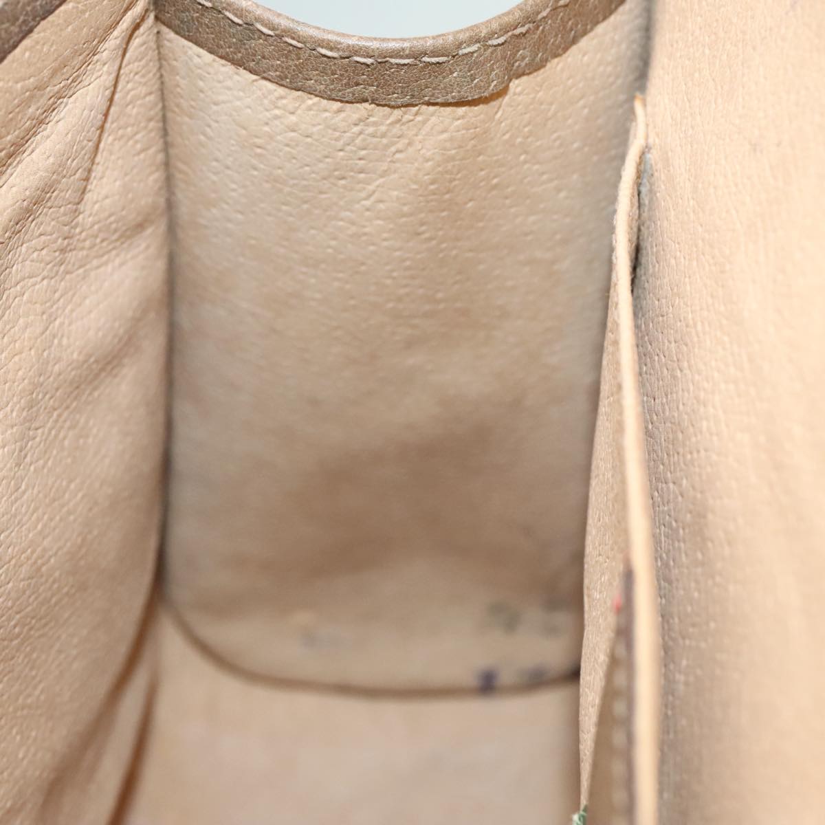 Gucci Beige Canvas Clutch Bag ()