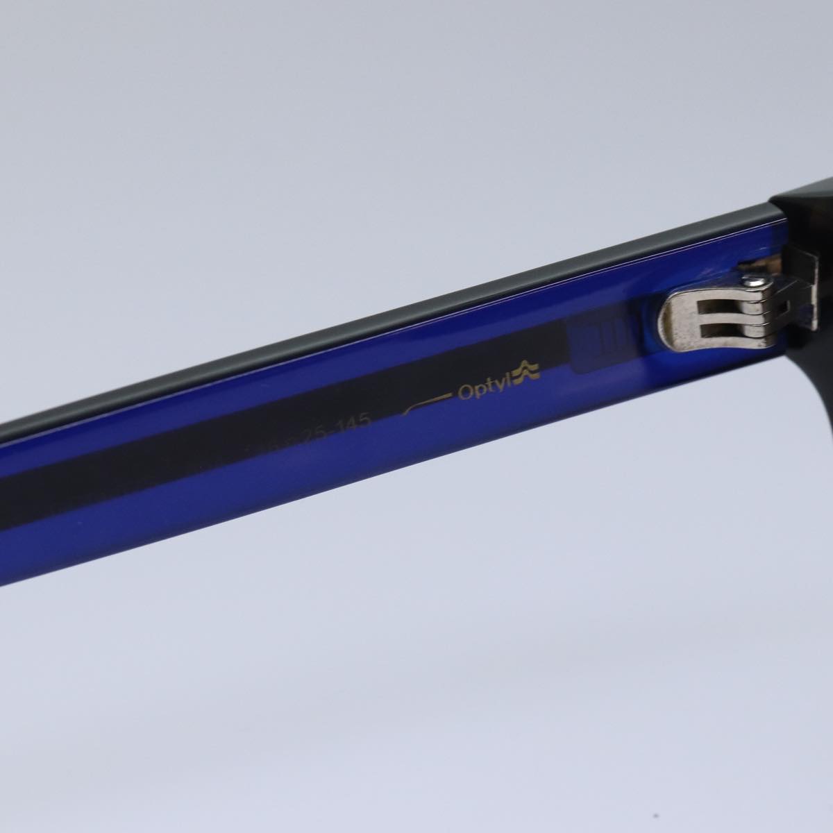 Gucci Brown Plastic Glasses  ()