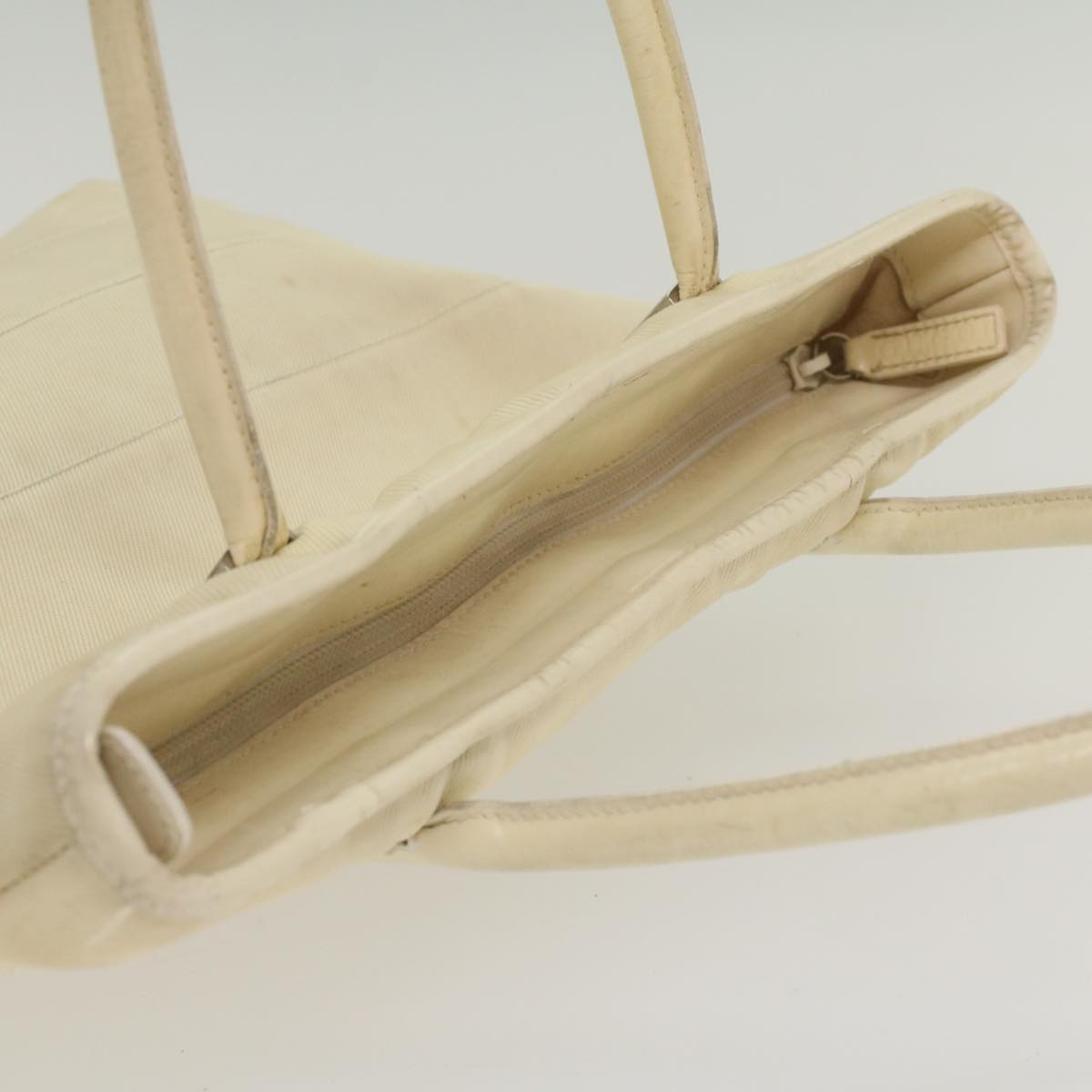 Gucci Beige Synthetic Tote Bag ()