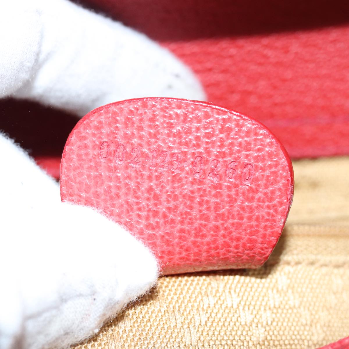 Gucci Bamboo Red Suede Handbag ()