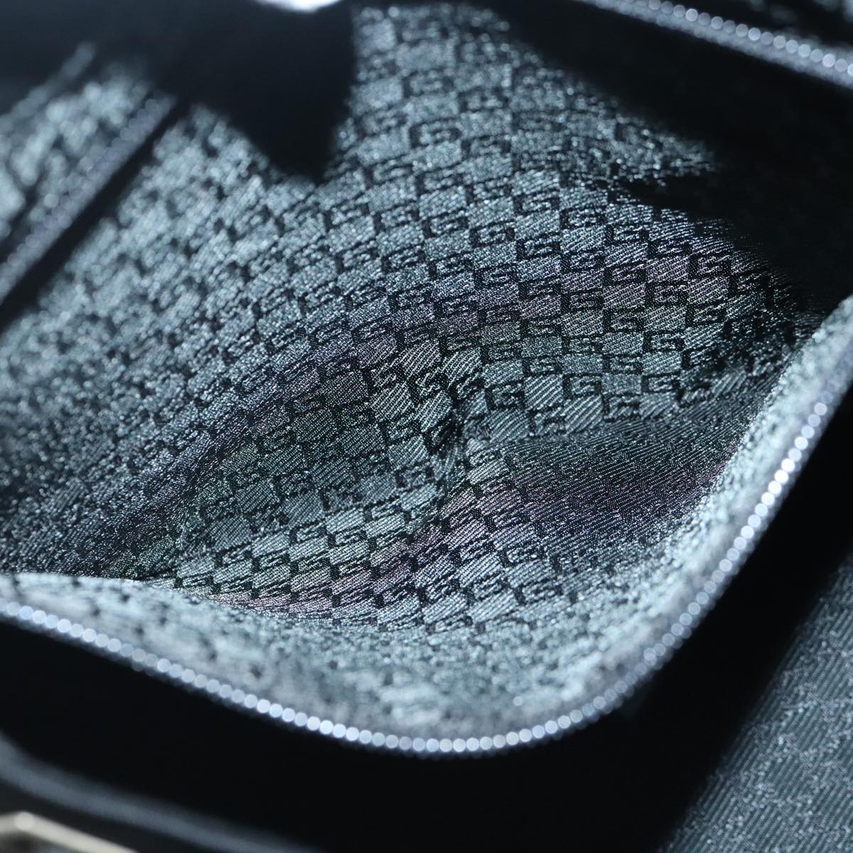 Gucci Black Canvas Shoulder Bag ()