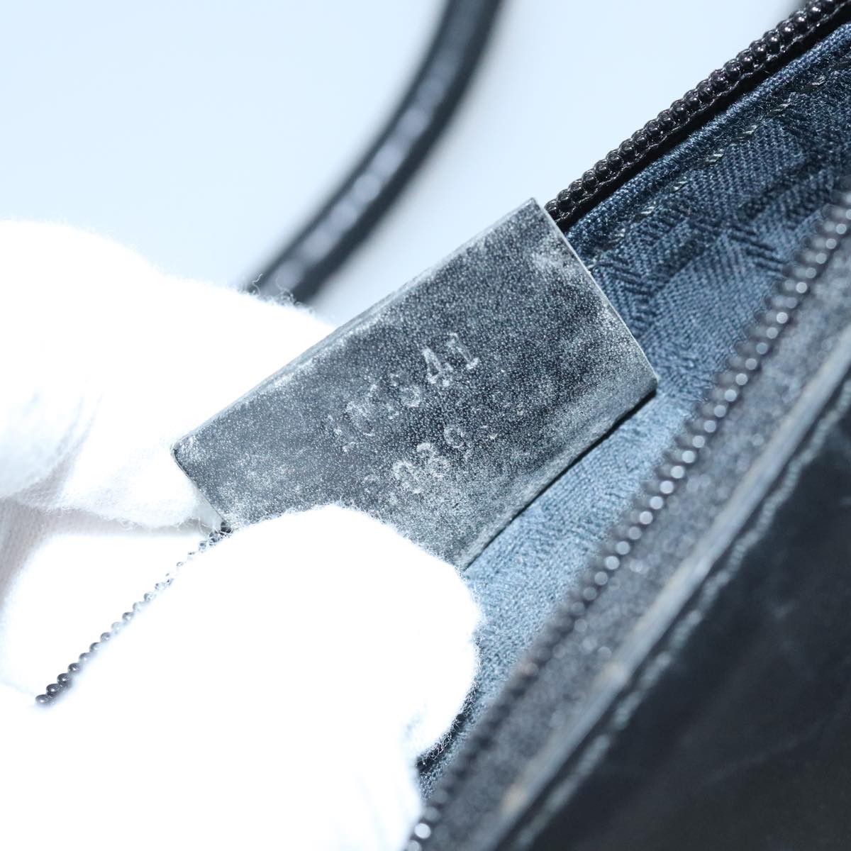 Gucci Beige Suede Shoulder Bag ()