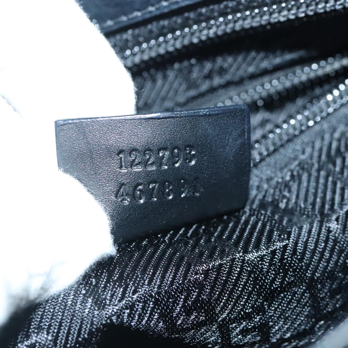 Gucci -- Black Canvas Shoulder Bag ()