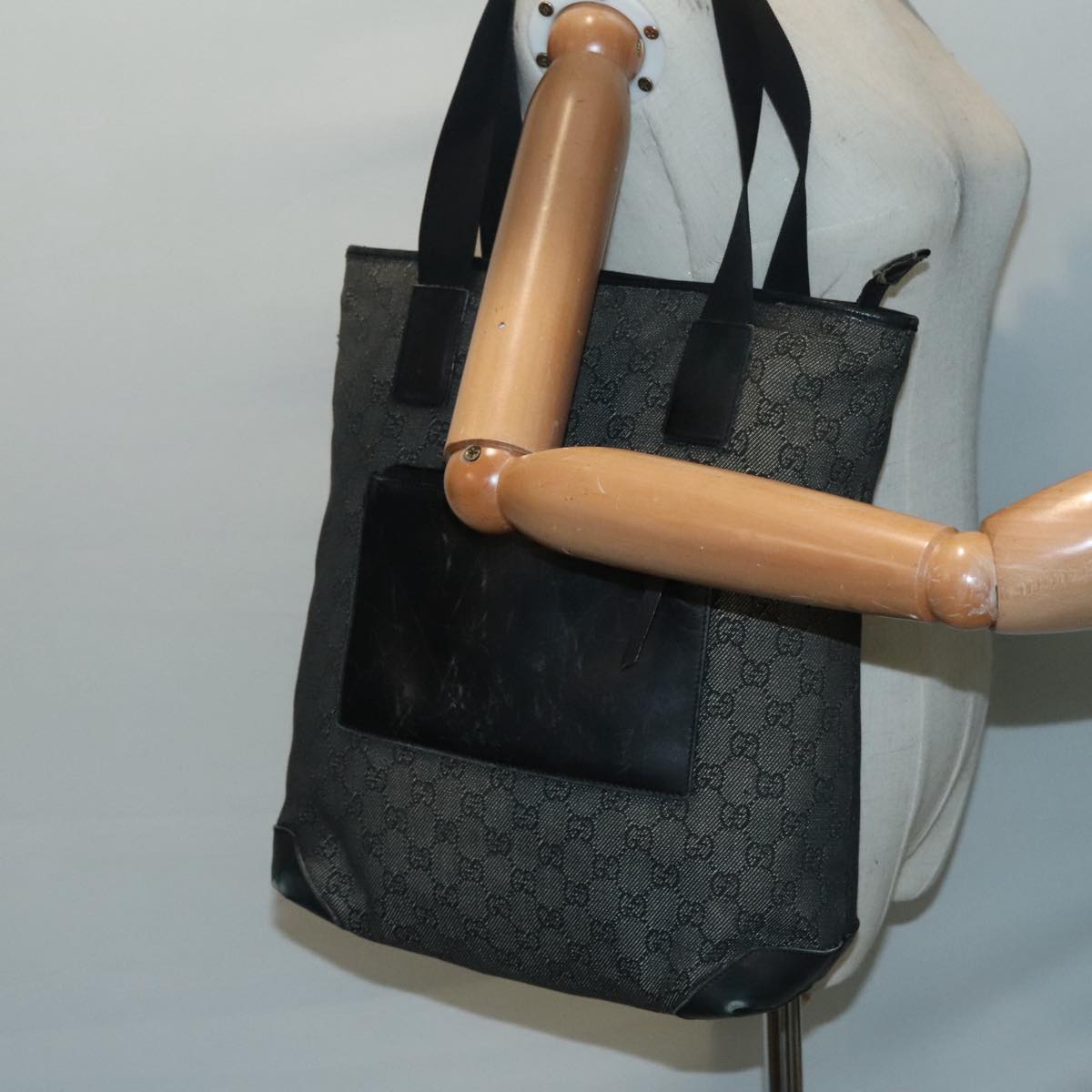 Gucci Black Canvas Shoulder Bag ()