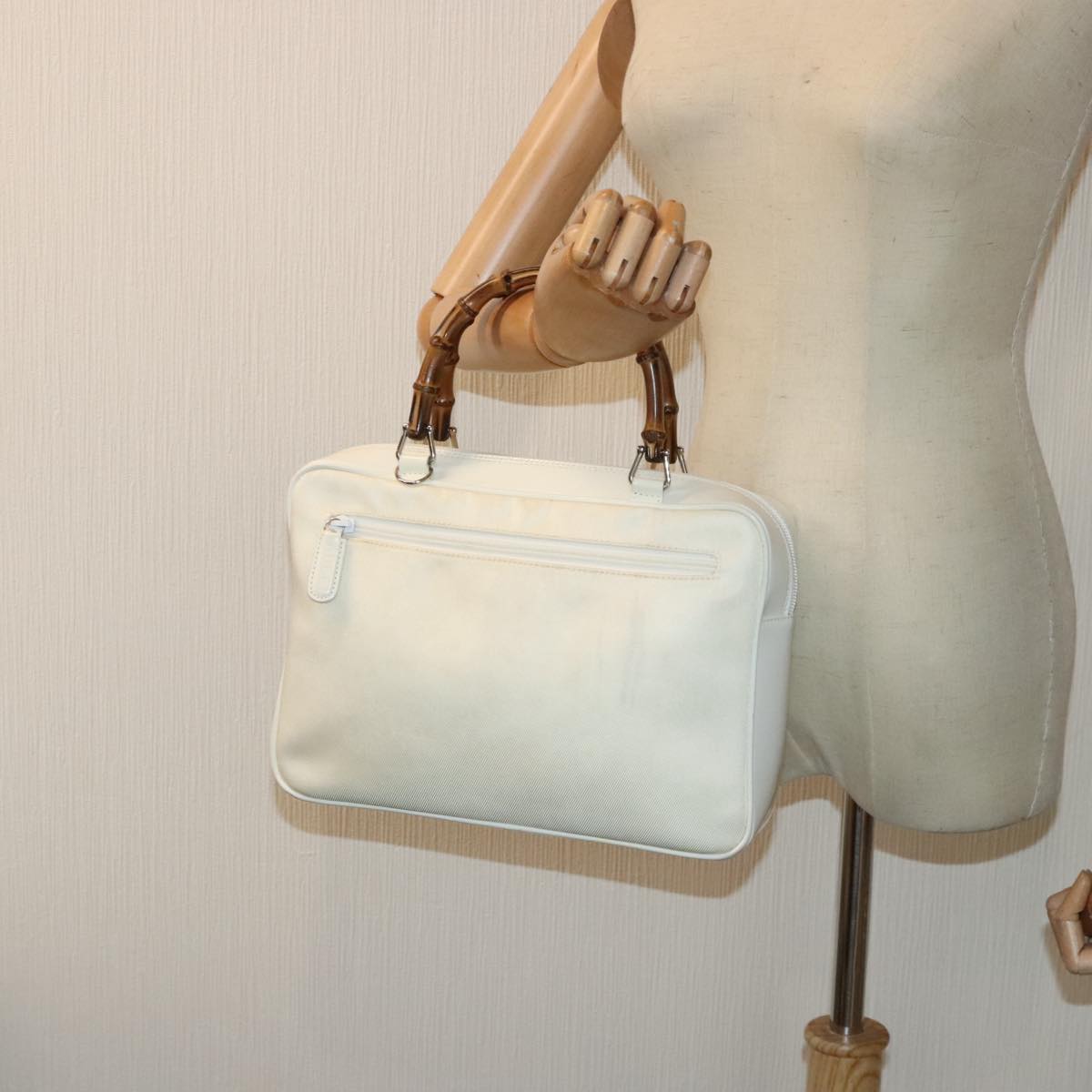 Gucci Bamboo White Leather Handbag ()