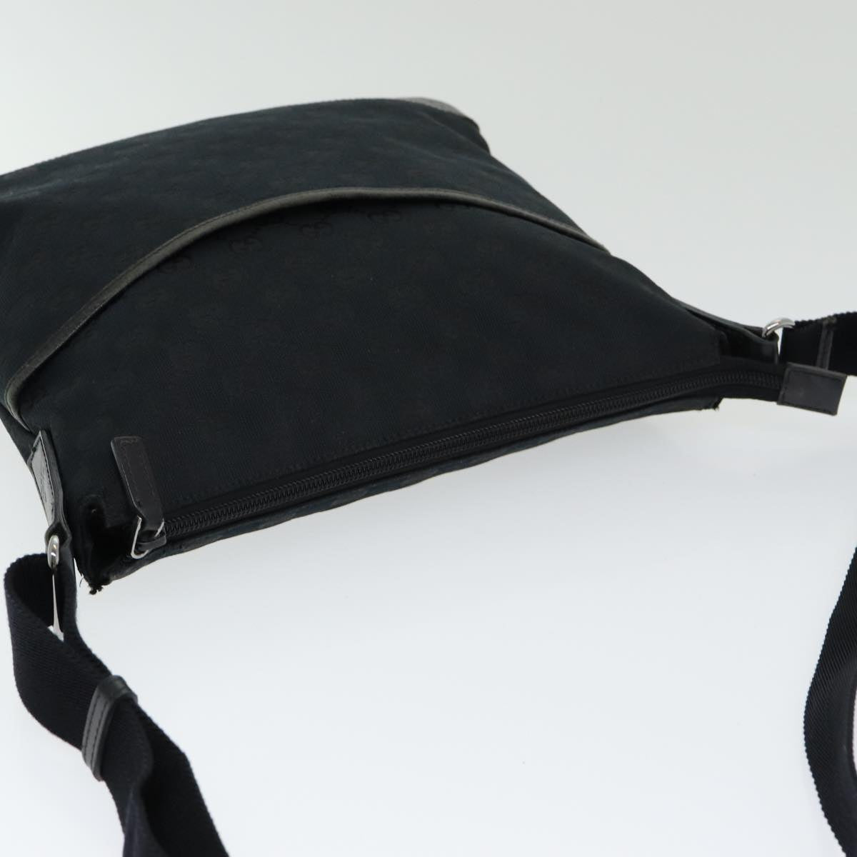 Gucci Gg Canvas Black Canvas Shoulder Bag ()