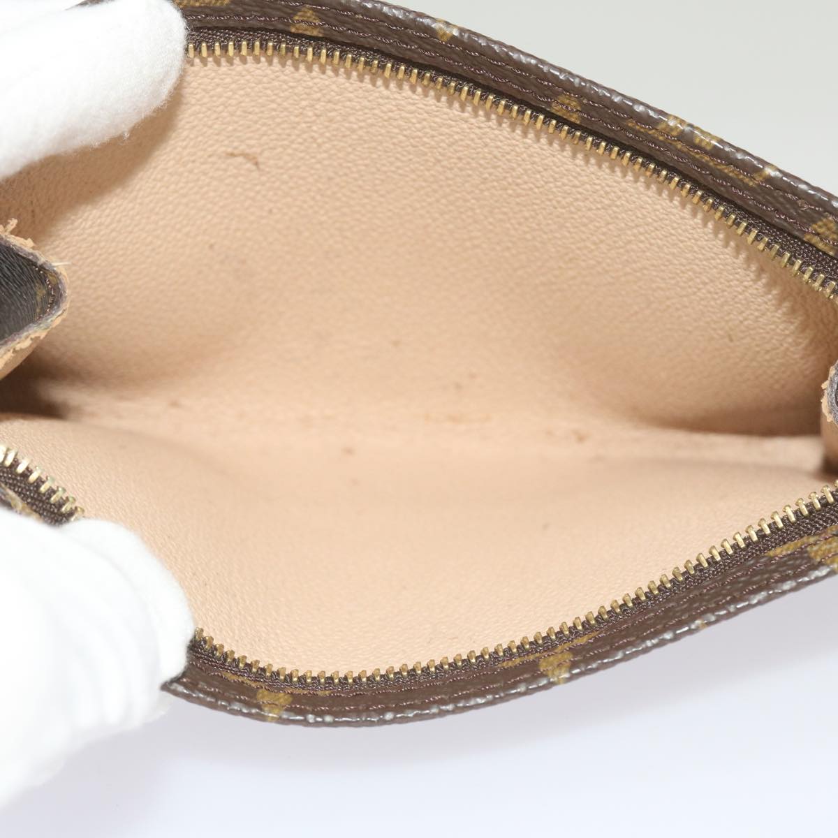 Louis Vuitton Bucket Pm  Canvas Clutch Bag ()