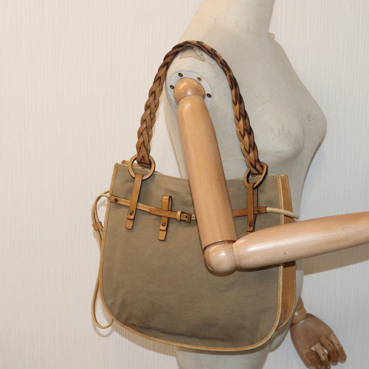 Gucci Beige Canvas Handbag ()