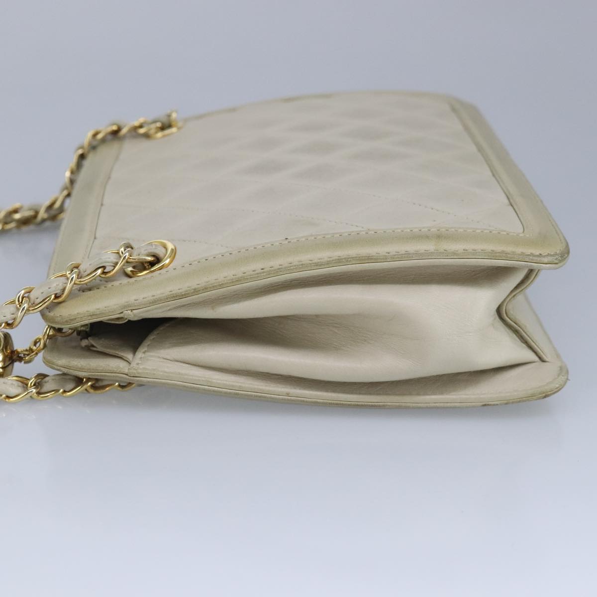 Chanel Beige Leather Shoulder Bag ()