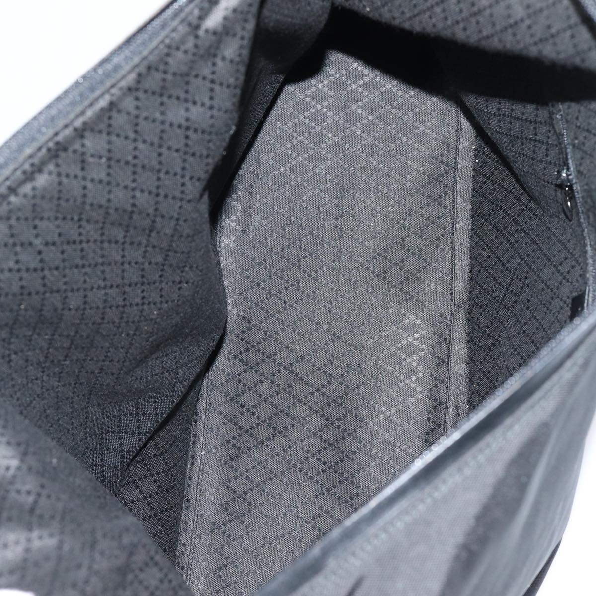 Gucci -- Black Synthetic Shoulder Bag ()