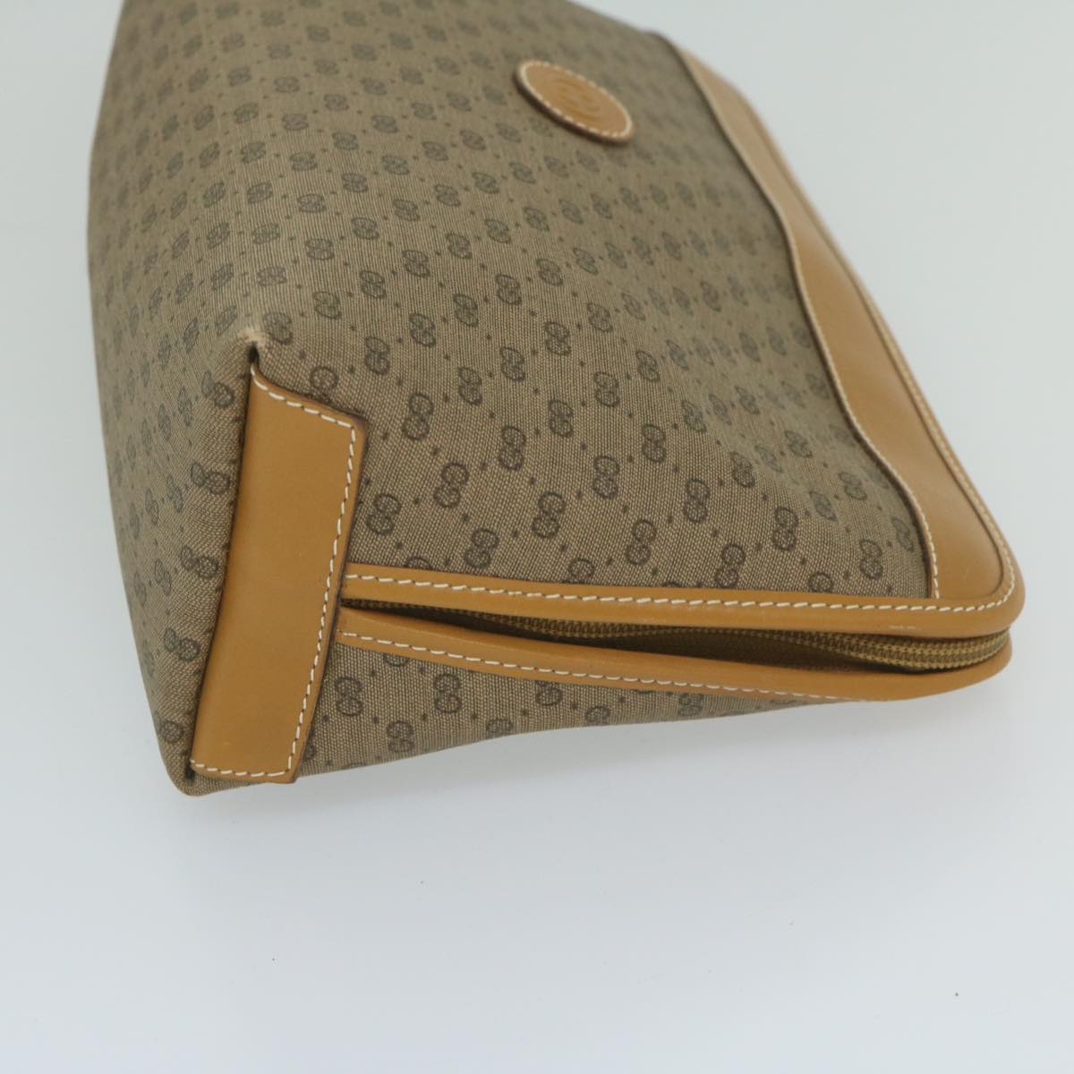 Gucci Beige Canvas Clutch Bag ()