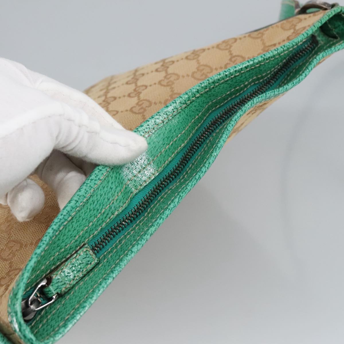 Gucci Beige Canvas Shoulder Bag ()