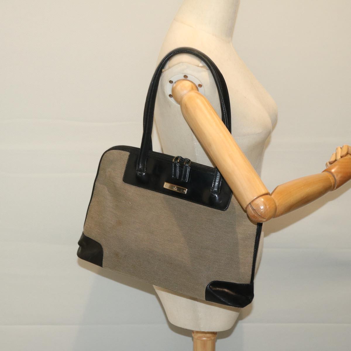 Gucci Beige Canvas Shoulder Bag ()