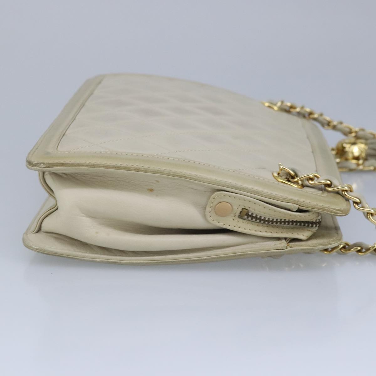 Chanel Beige Leather Shoulder Bag ()