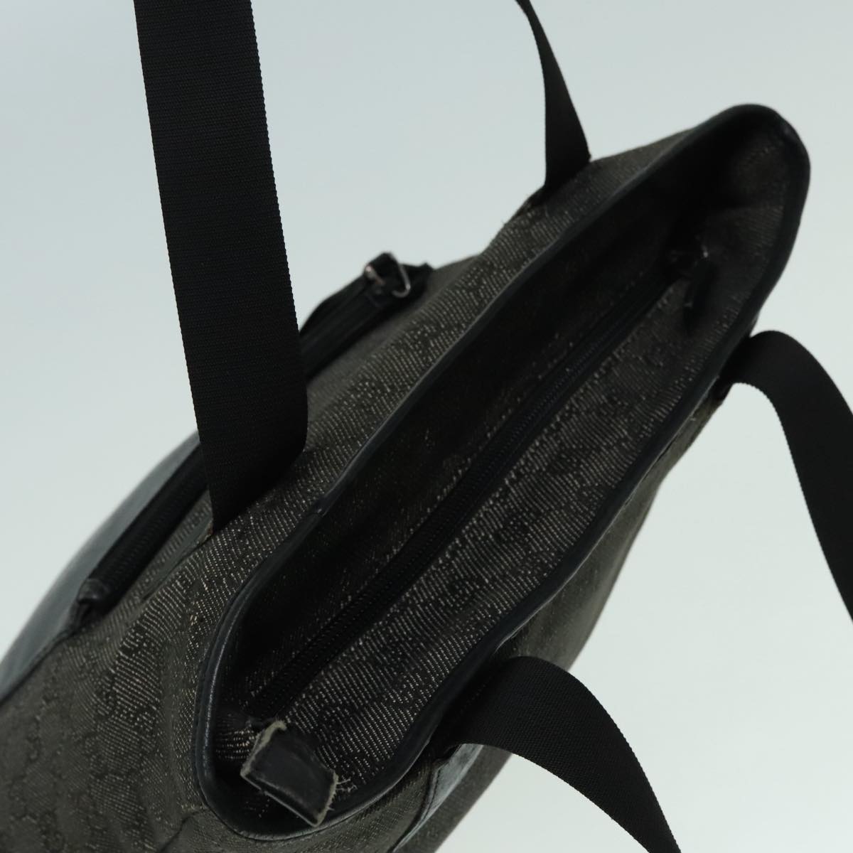 Gucci Black Canvas Shoulder Bag ()