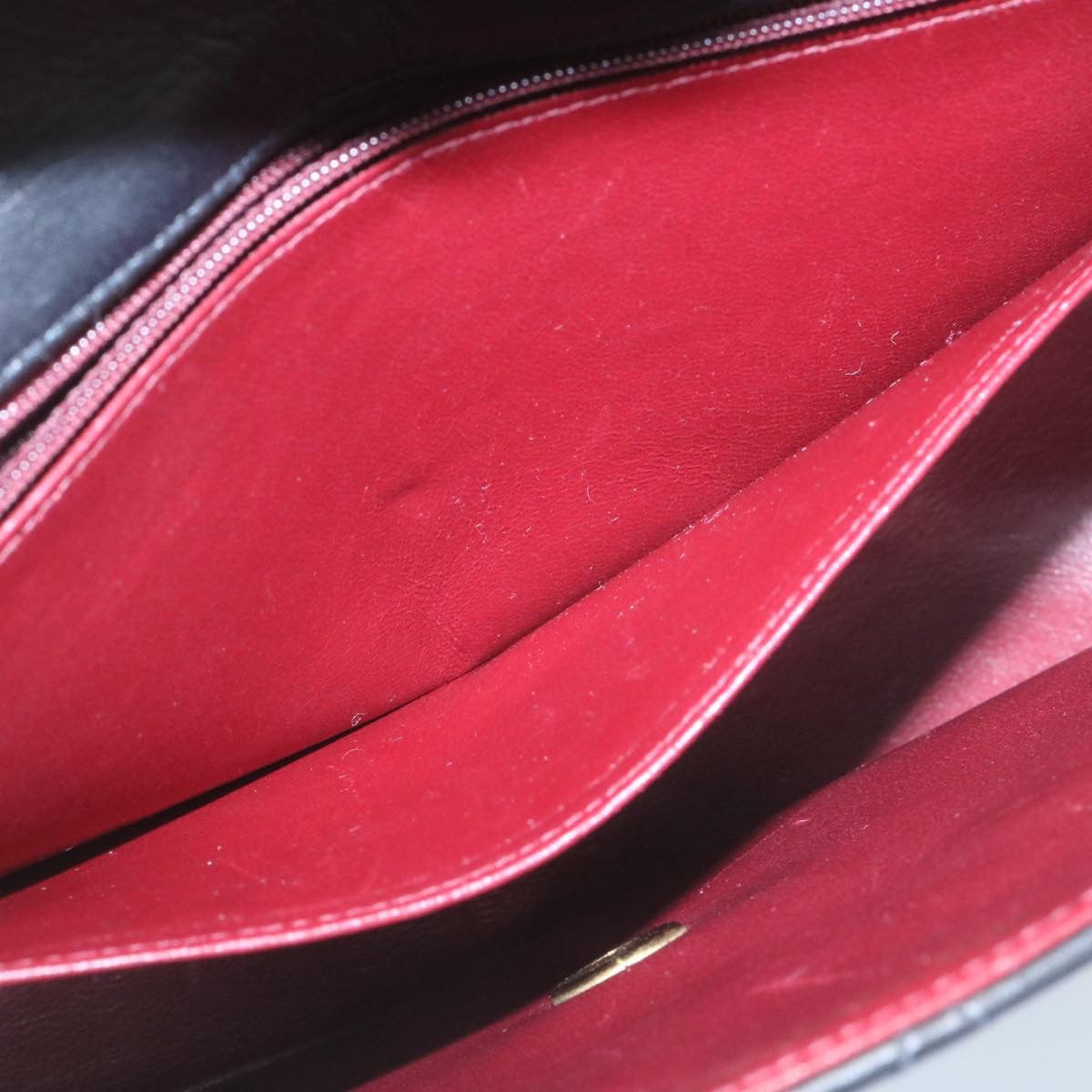 Chanel Black Leather Shoulder Bag ()