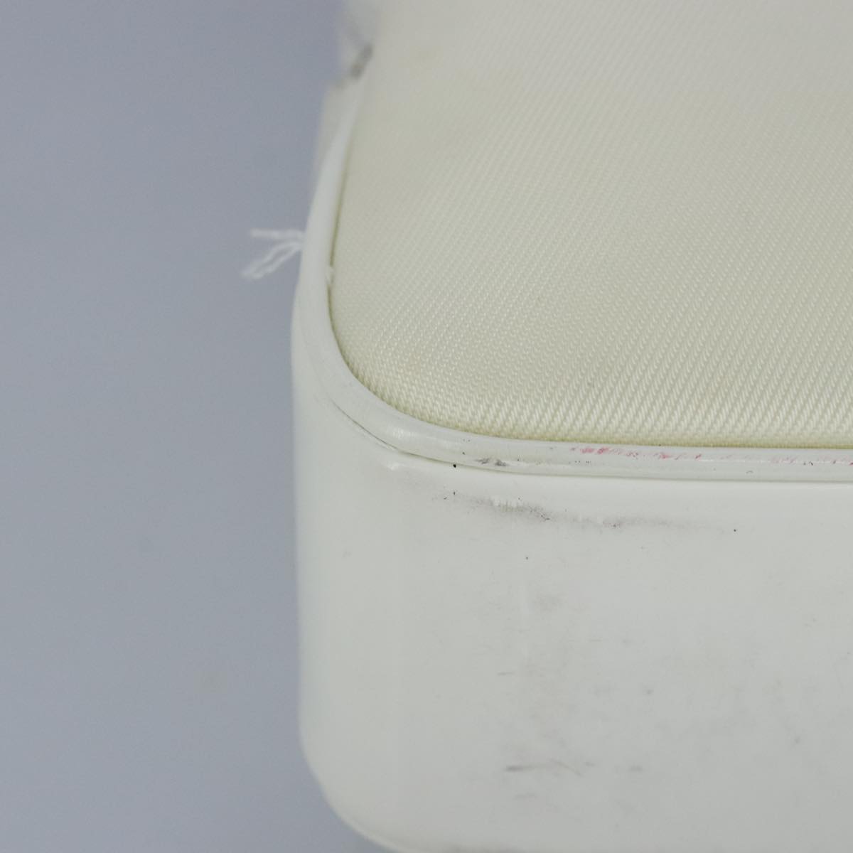 Gucci Bamboo Beige Synthetic Handbag ()