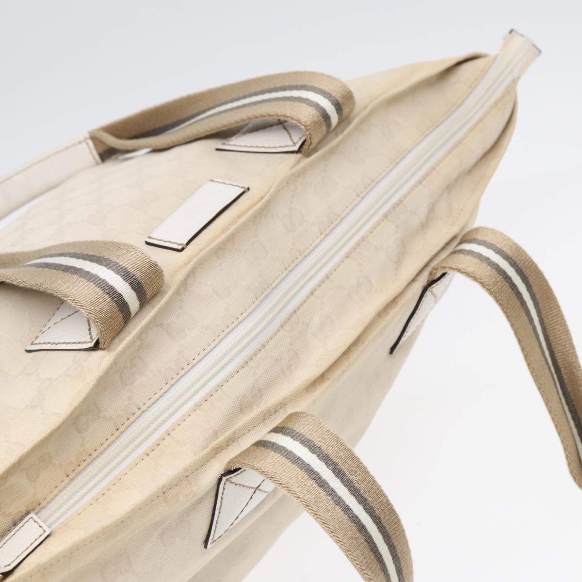 Gucci Gg Canvas White Canvas Tote Bag ()