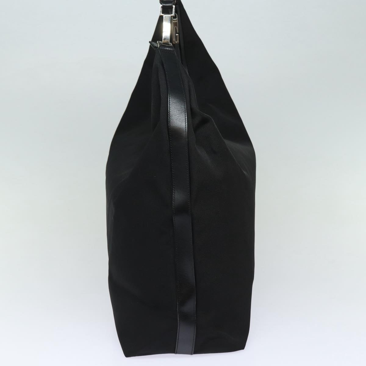 Gucci -- Black Synthetic Shoulder Bag ()