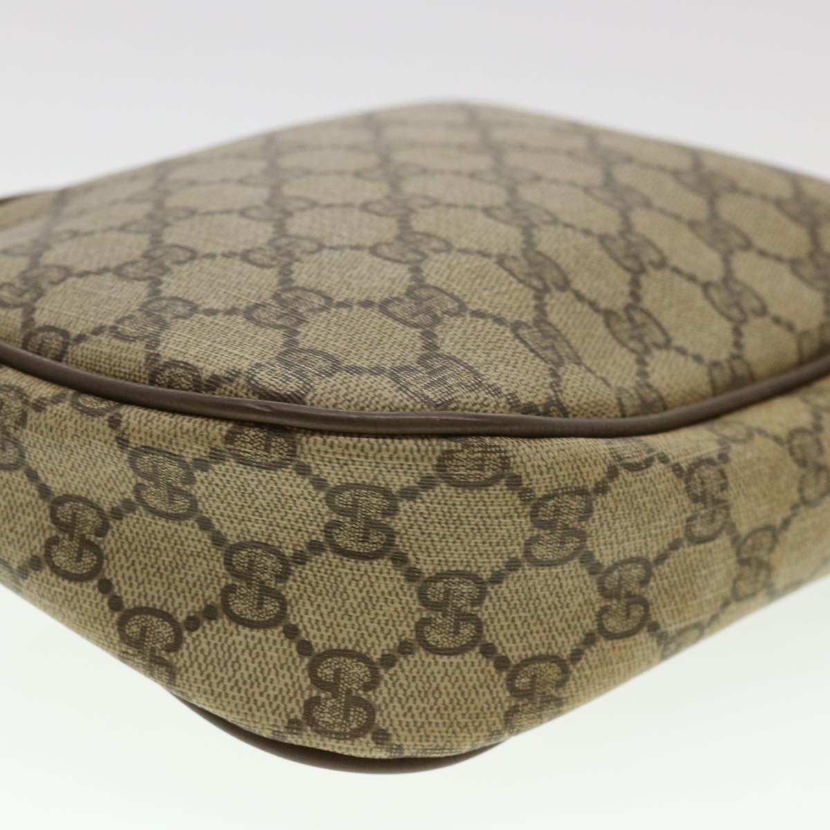 Gucci Beige Canvas Clutch Bag ()