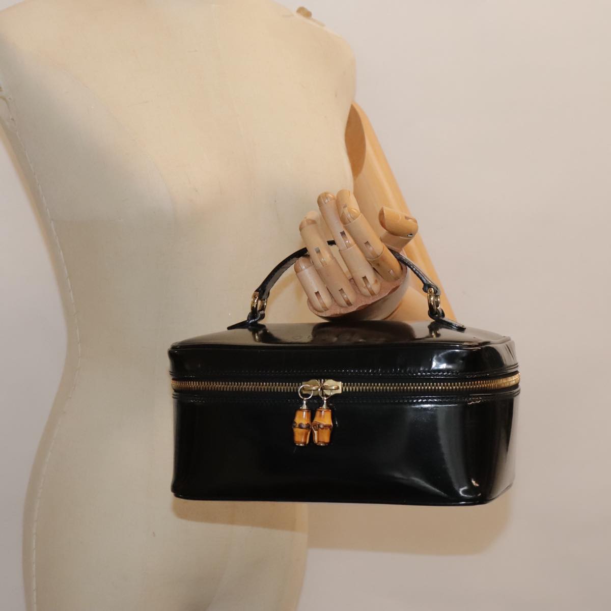 Gucci Bamboo Black Patent Leather Clutch Bag ()