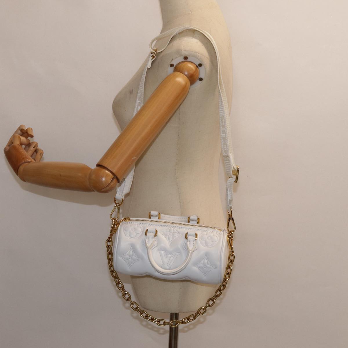 Louis Vuitton Papillon White Leather Handbag ()