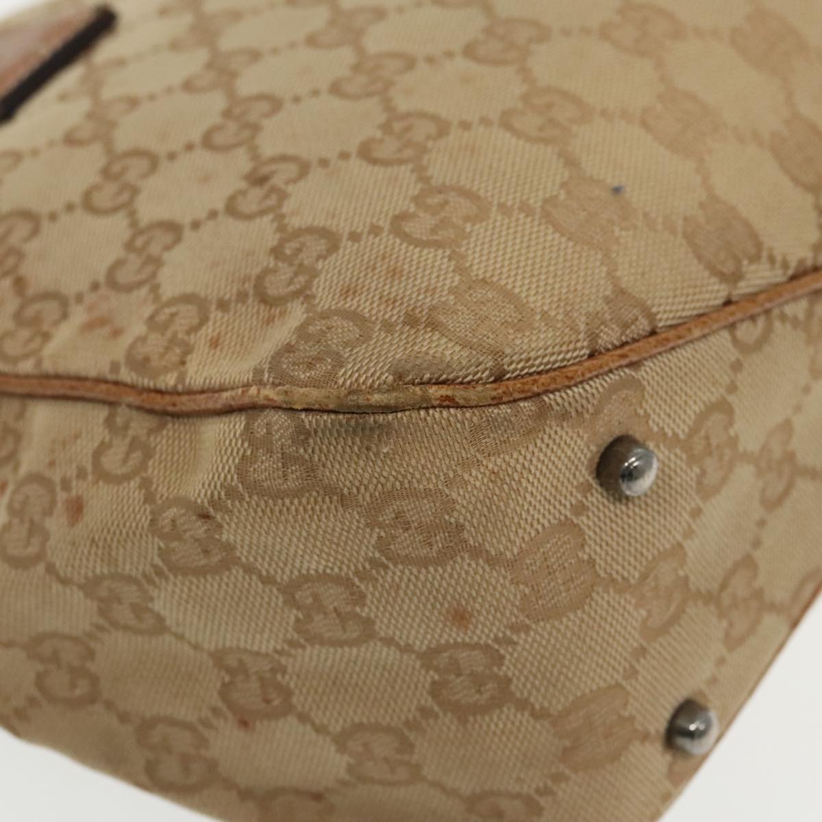 Gucci -- Brown Canvas Handbag ()