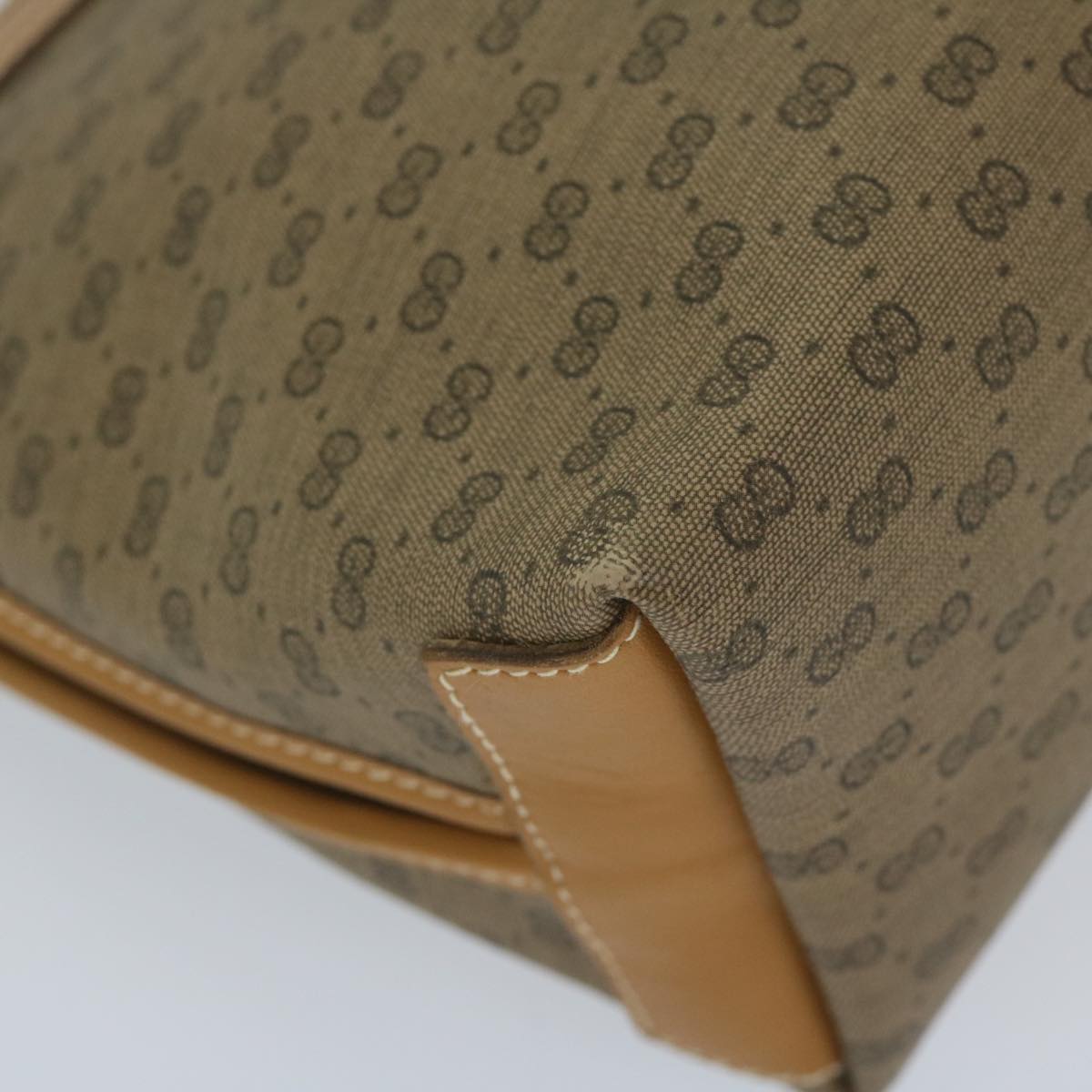 Gucci Beige Canvas Clutch Bag ()