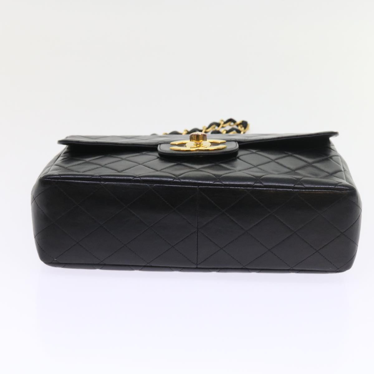 Chanel Black Leather Shoulder Bag ()