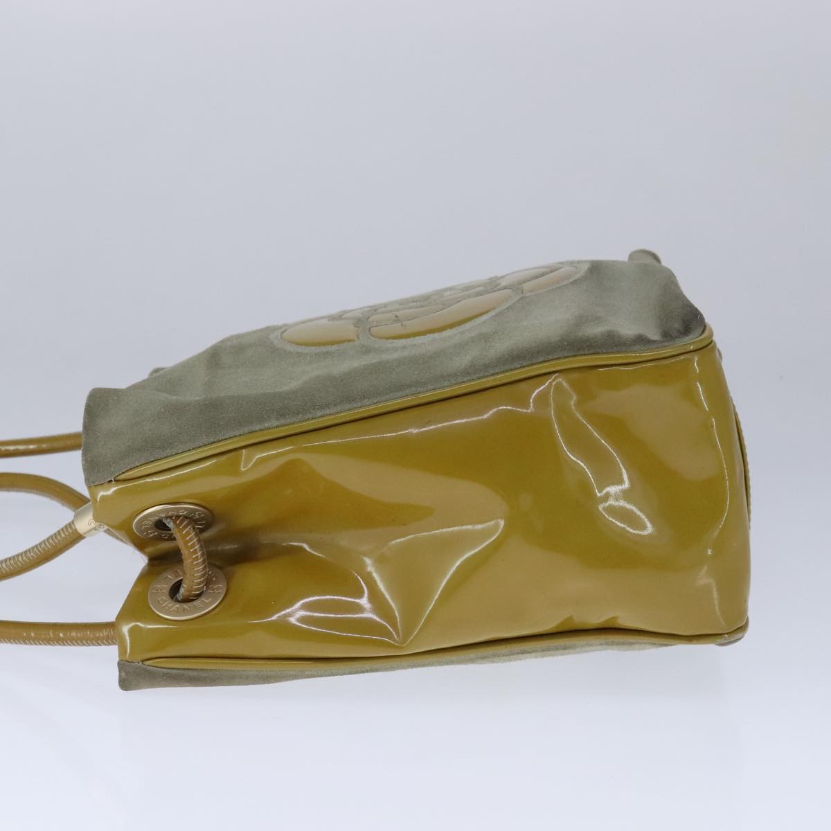 Chanel Camélia Grey Suede Shoulder Bag ()