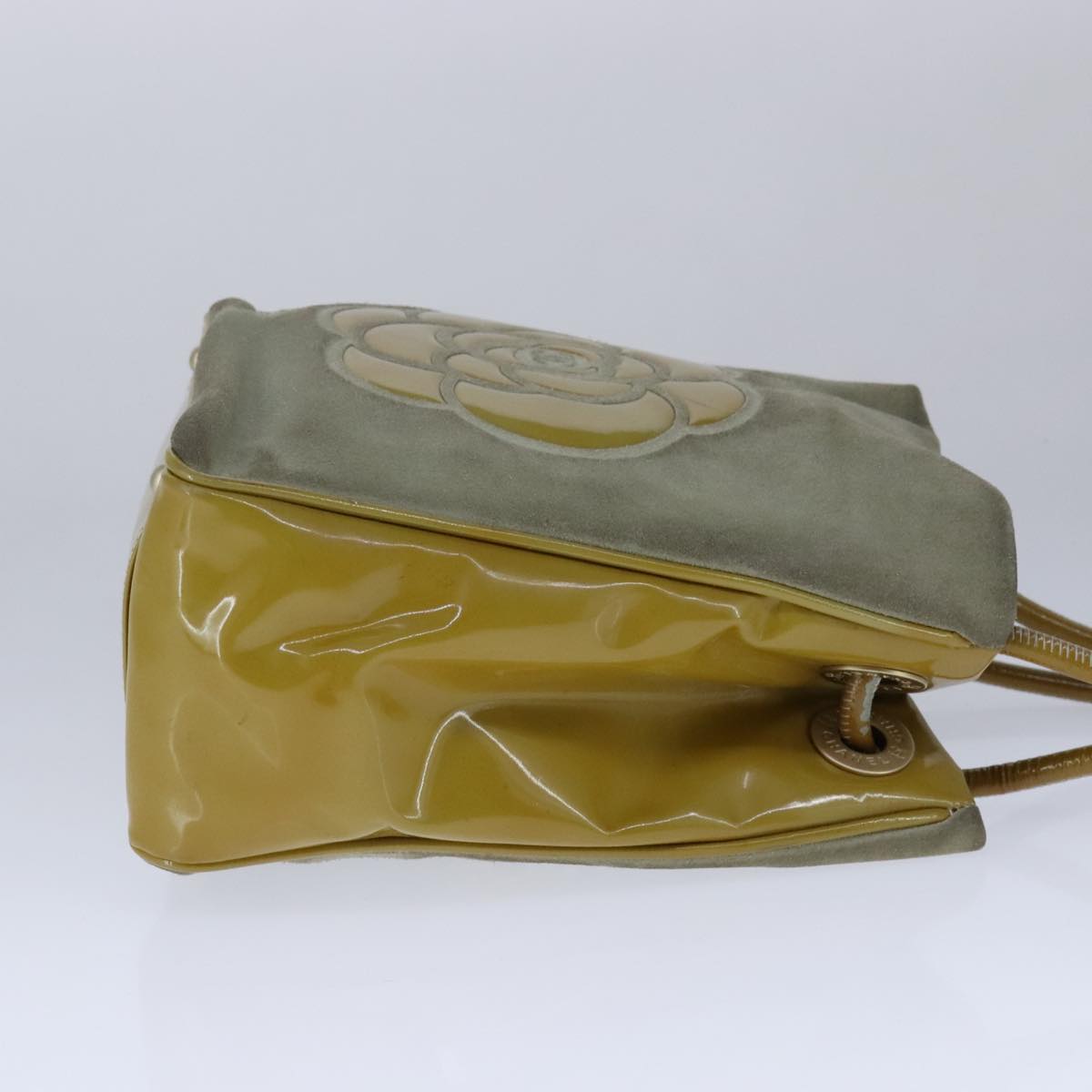 Chanel Camélia Grey Suede Shoulder Bag ()