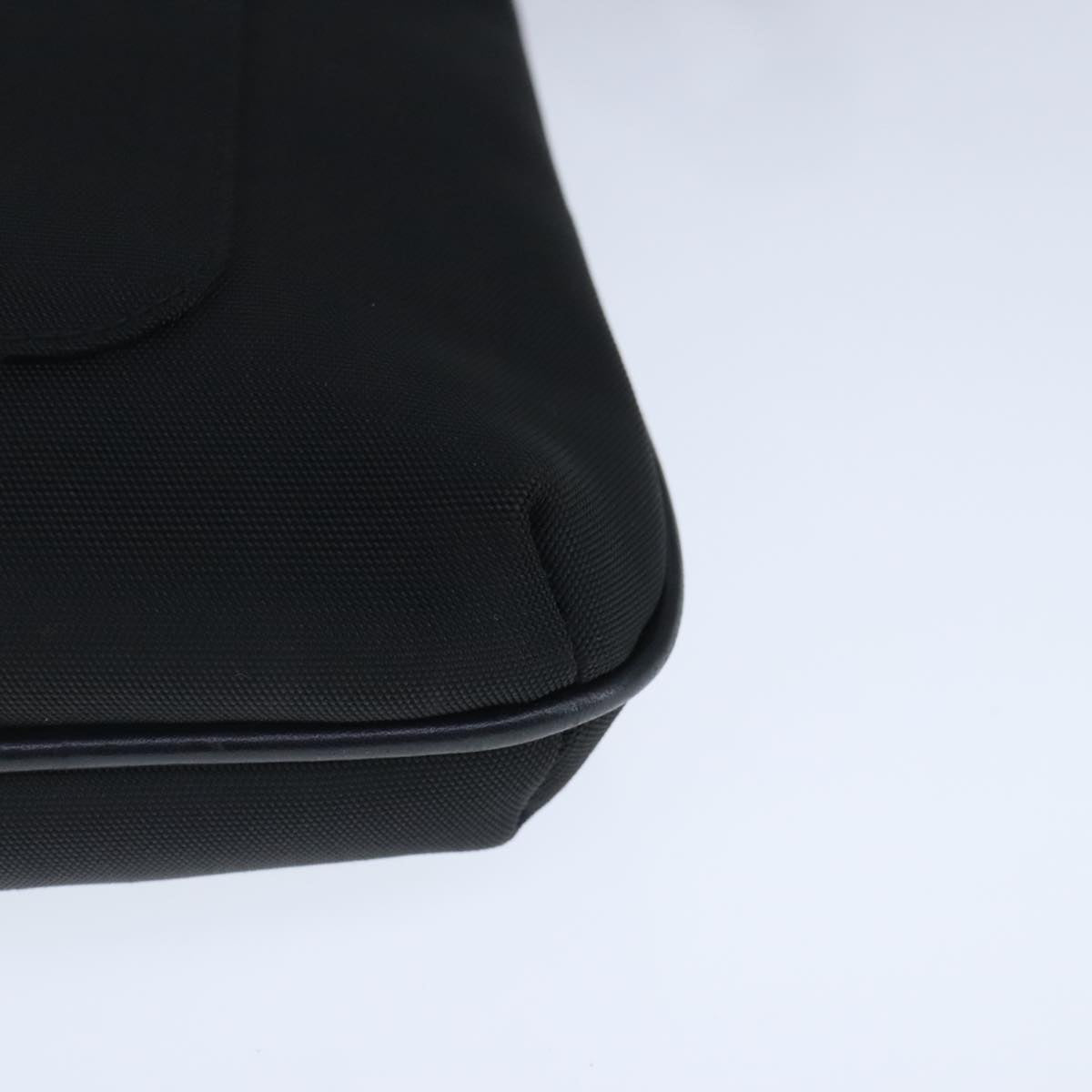 Gucci -- Black Canvas Shoulder Bag ()