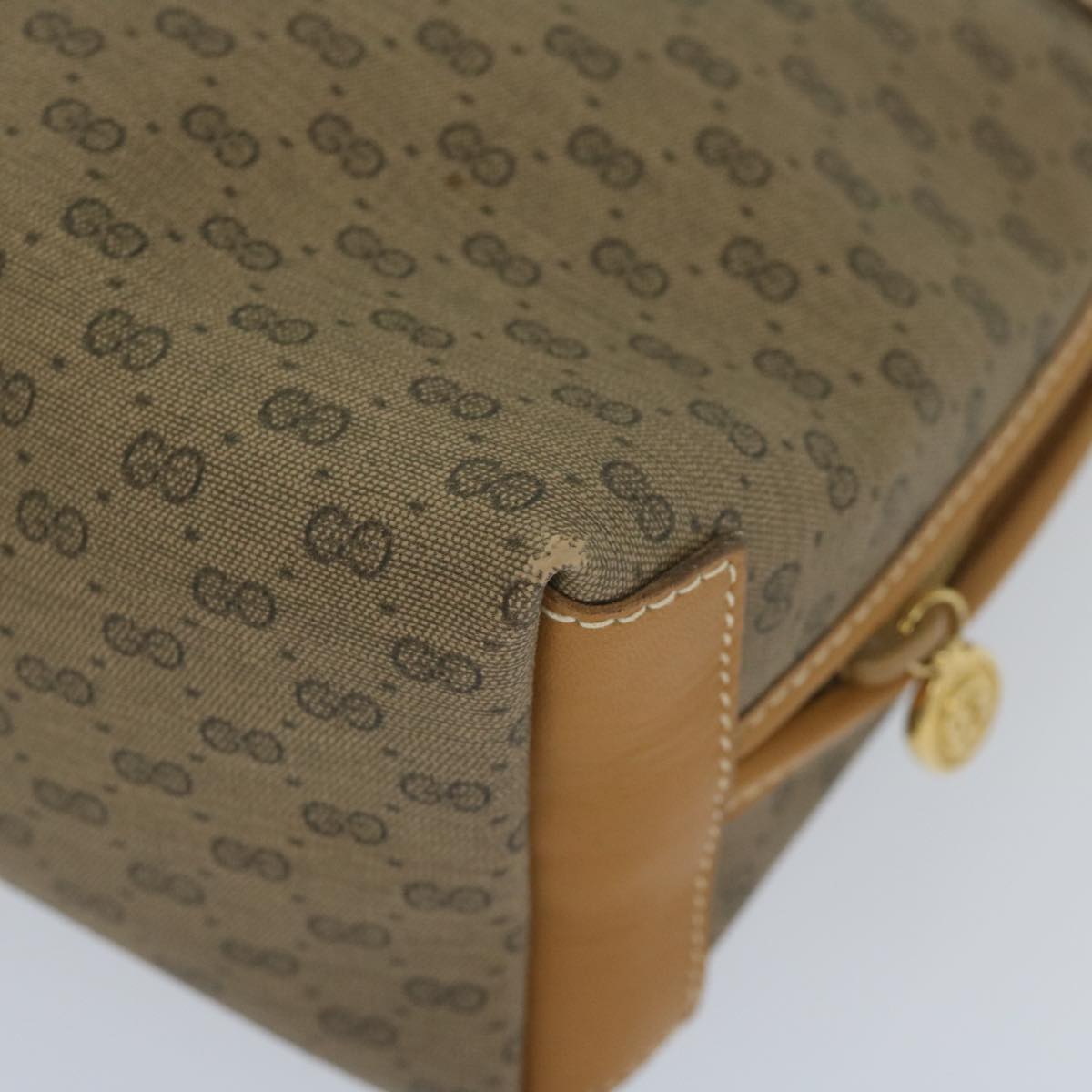 Gucci Beige Canvas Clutch Bag ()
