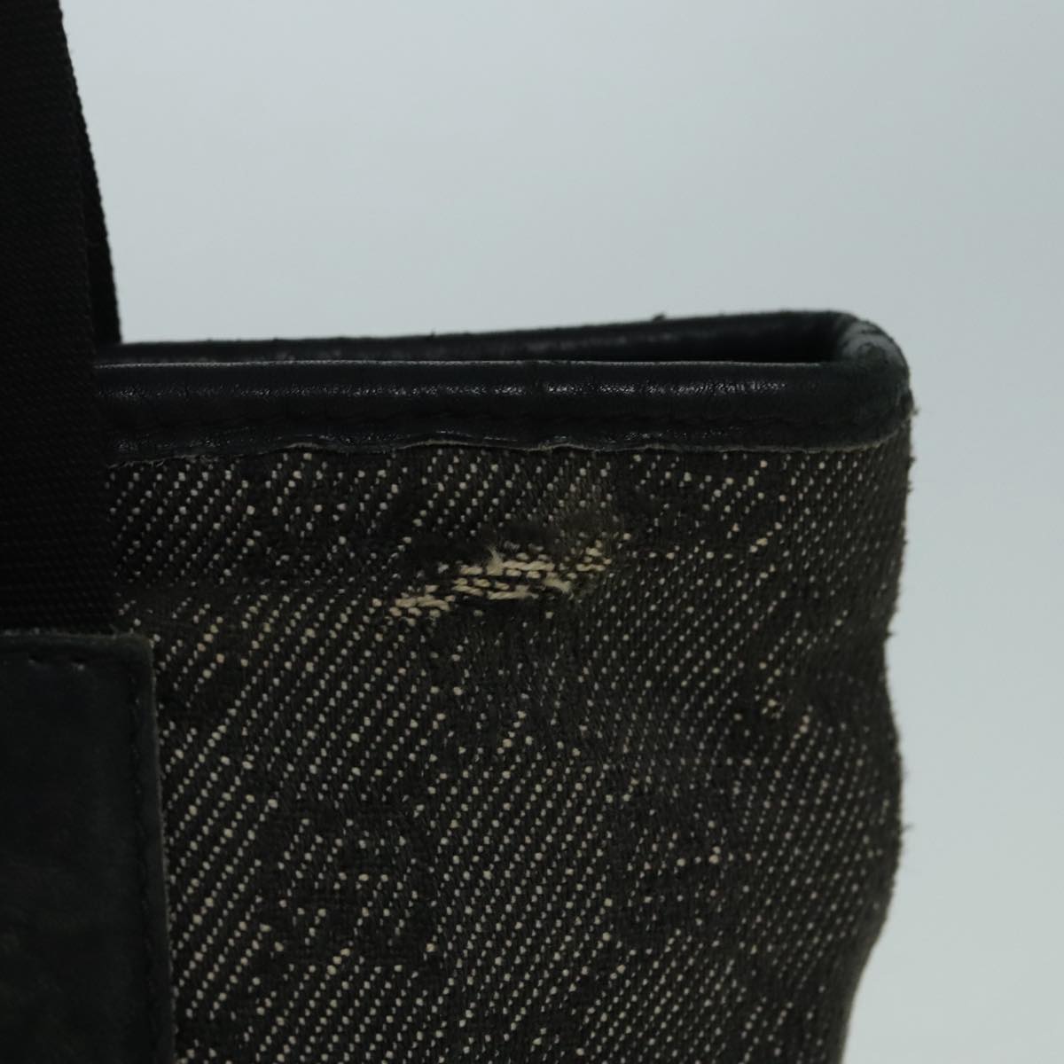 Gucci Black Canvas Shoulder Bag ()