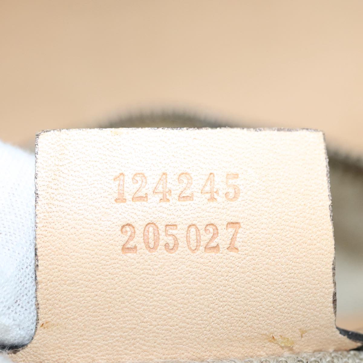 Gucci Beige Leather Handbag ()