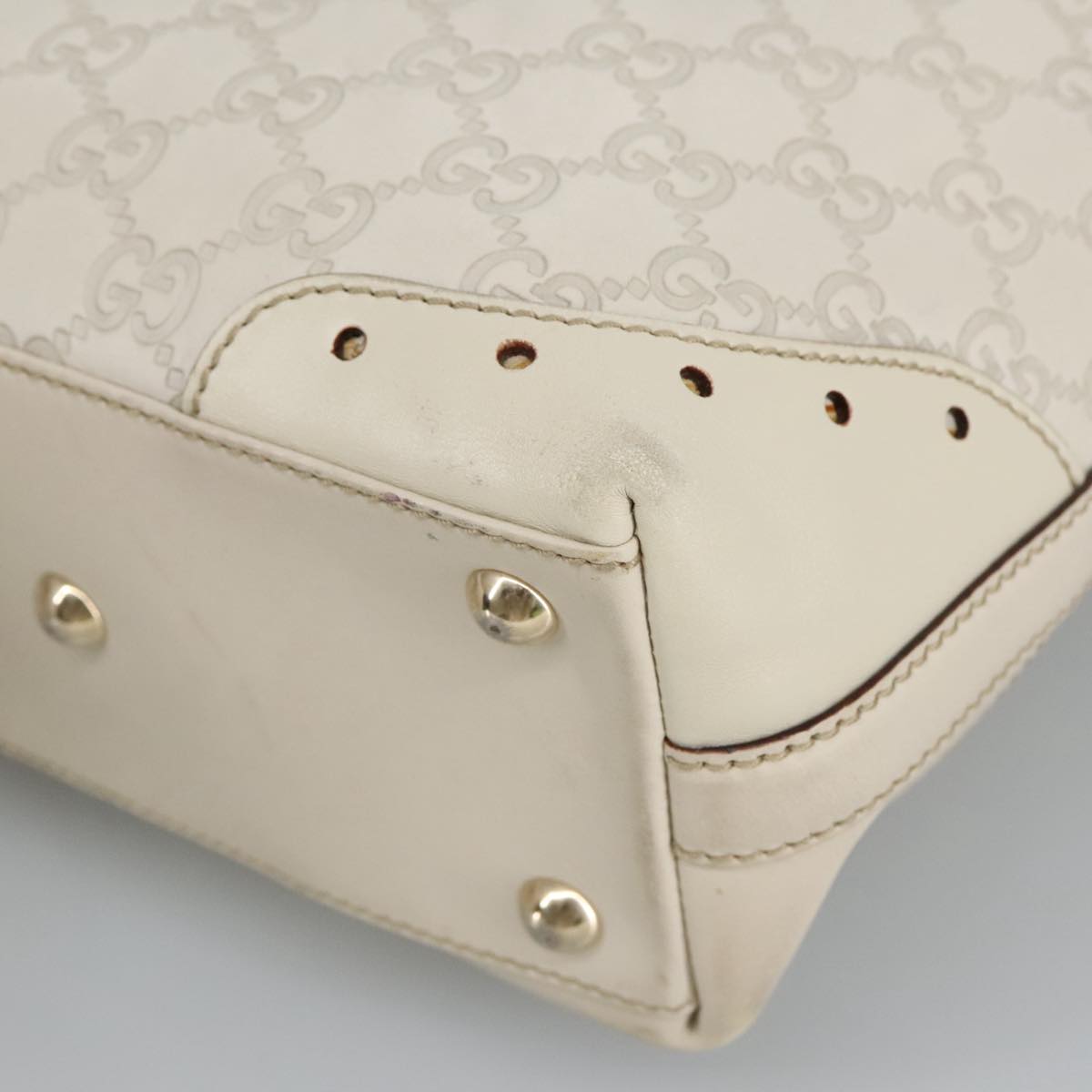 Gucci Guccissima White Leather Shoulder Bag ()