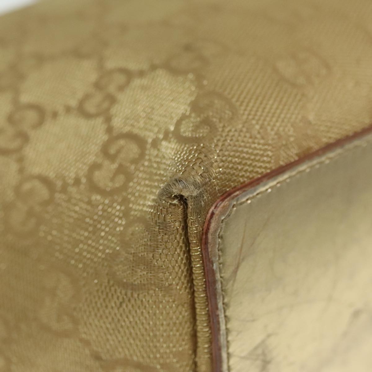 Gucci Gg Canvas Gold Canvas Tote Bag ()